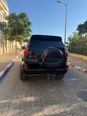 טויוטה לנד קרוזר
