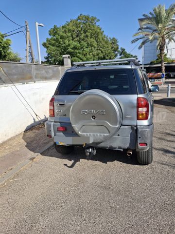 טויוטה RAV4