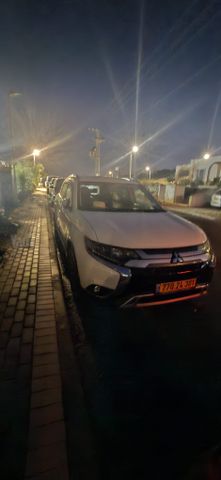 מיצובישי אאוטלנדר