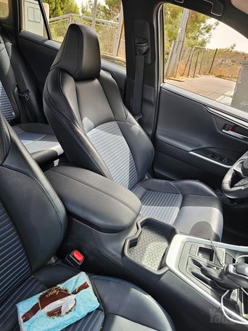 טויוטה RAV4