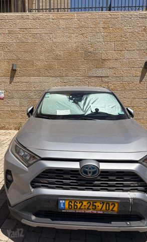טויוטה RAV4