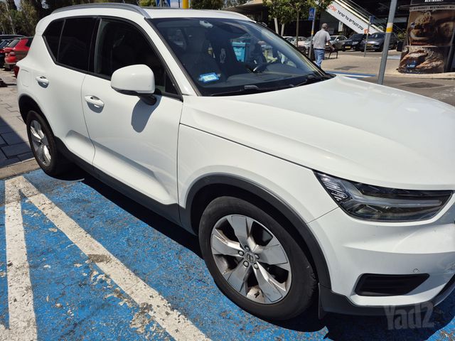 וולוו XC40