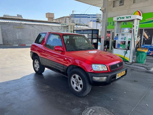 מודעת רכב טויוטה RAV4
