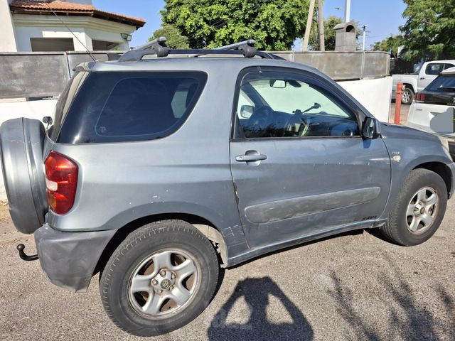 טויוטה RAV4