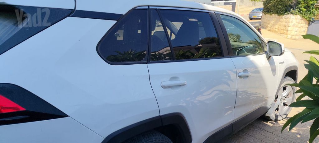 מודעת רכב טויוטה RAV4