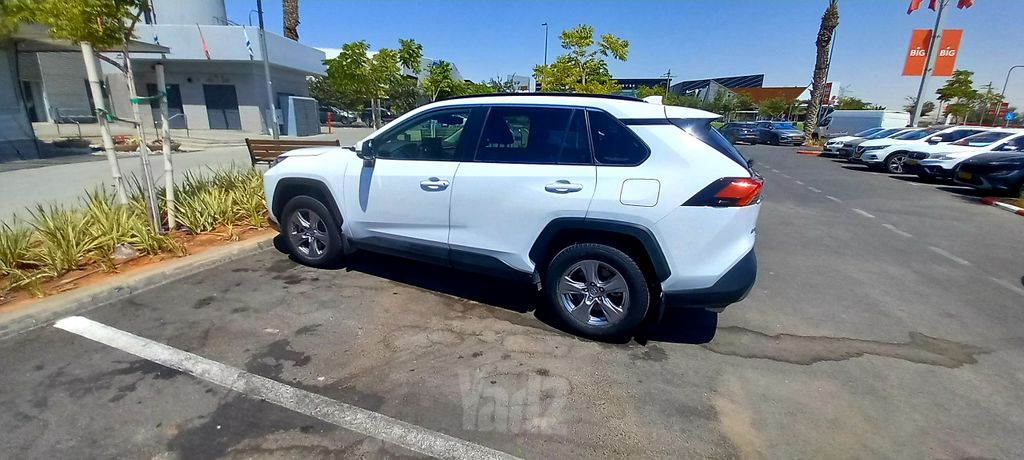 טויוטה RAV4