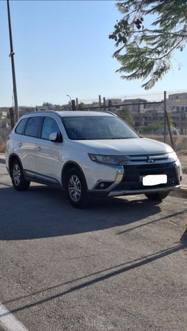 מיצובישי אאוטלנדר