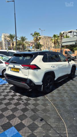 טויוטה RAV4