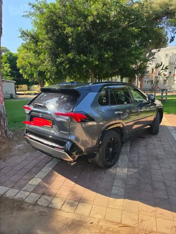 טויוטה RAV4