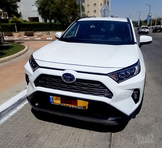 מודעת רכב טויוטה RAV4