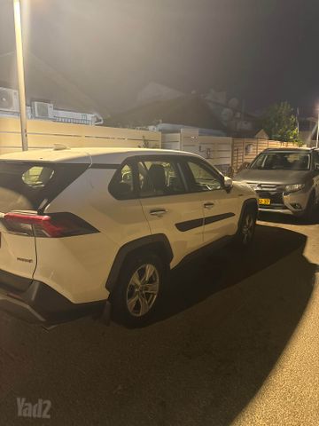 RAV4 4X4 E-Xperience היברידי אוט׳ 2.5 (178 כ״ס)