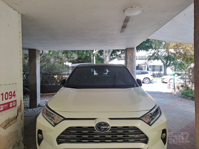 מודעת רכב טויוטה RAV4