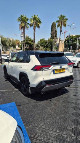 טויוטה RAV4
