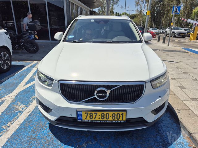 מודעת רכב וולוו XC40