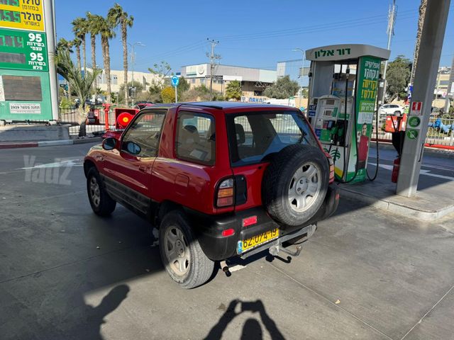 טויוטה RAV4
