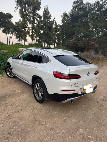 ב מ וו X4