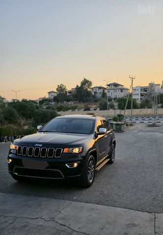 מודעת רכב ג'יפ גרנד צ'ירוקי
