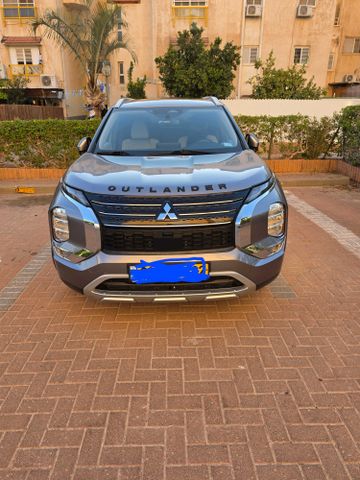 מיצובישי אאוטלנדר