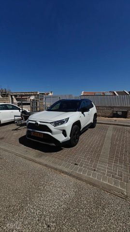 מודעת רכב טויוטה RAV4
