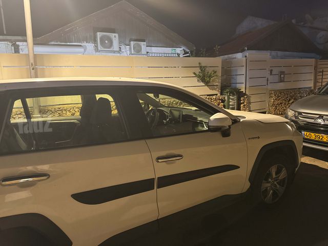 טויוטה RAV4