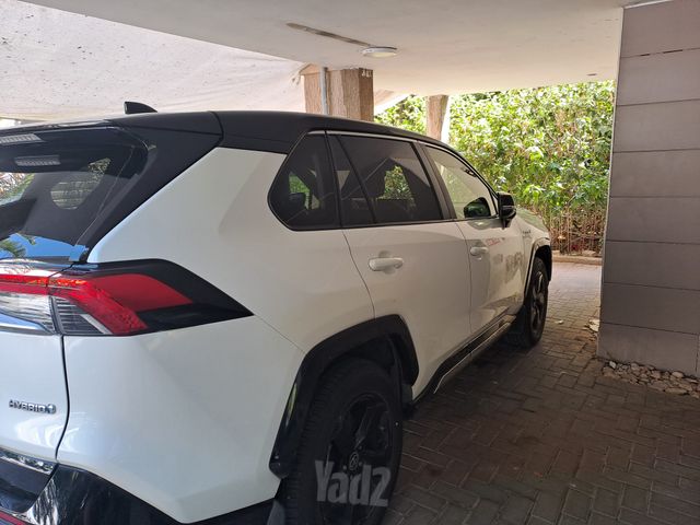 טויוטה RAV4