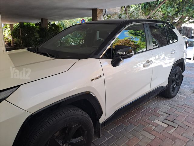 טויוטה RAV4