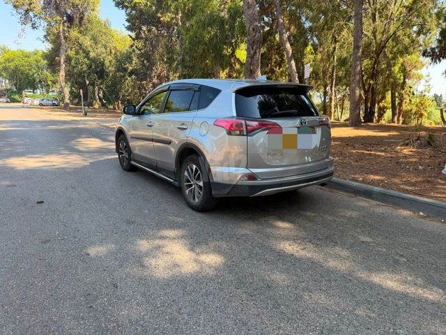 טויוטה RAV4