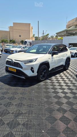 מודעת רכב טויוטה RAV4