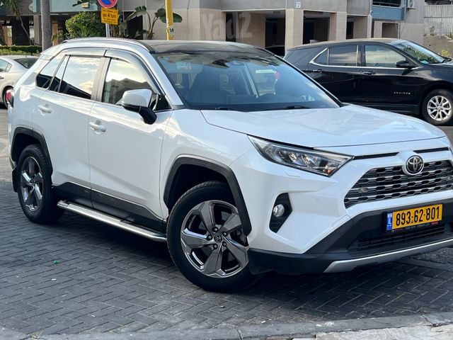 מודעת רכב טויוטה RAV4