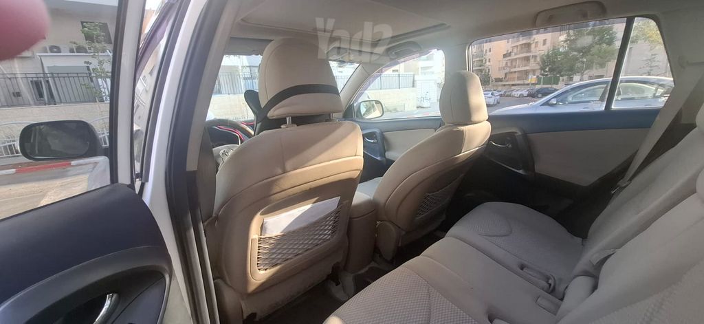 טויוטה RAV4