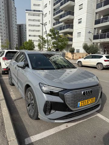 אאודי Q4 e-tron