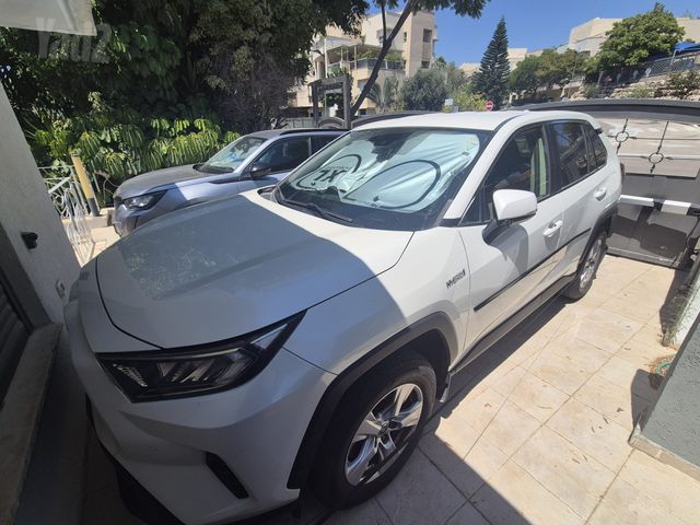 טויוטה RAV4