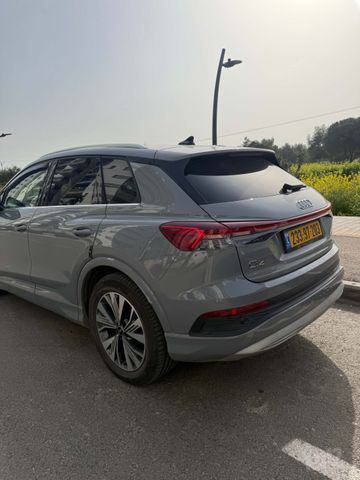 מודעת רכב אאודי Q4 e-tron