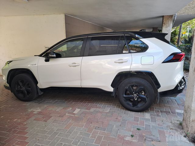 טויוטה RAV4