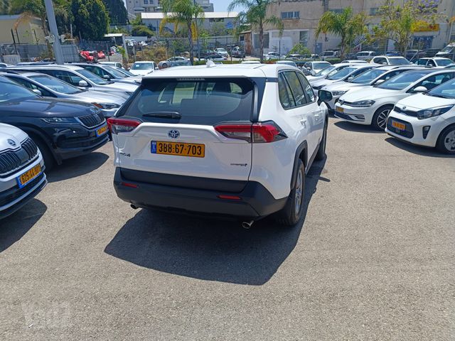 טויוטה RAV4