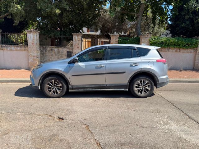 טויוטה RAV4