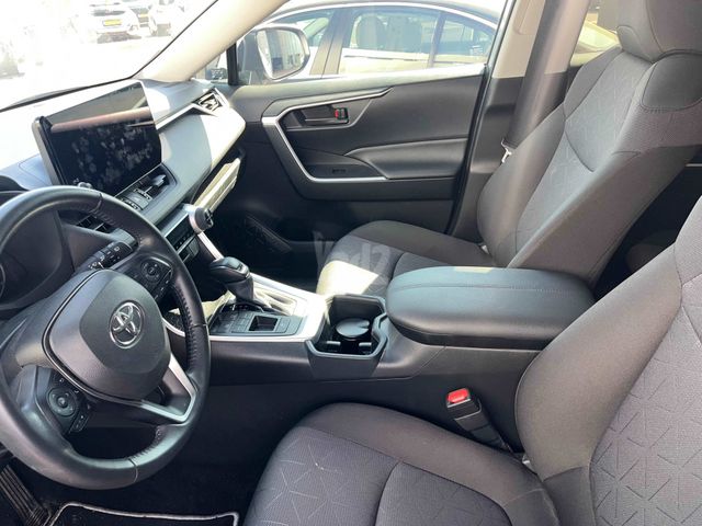 טויוטה RAV4