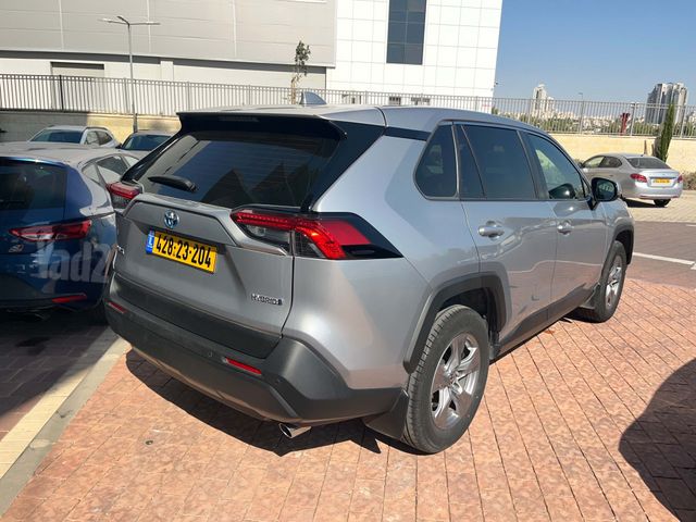 טויוטה RAV4