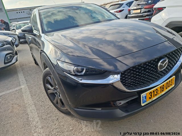 מודעת רכב מאזדה CX-30