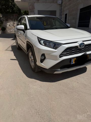 טויוטה RAV4