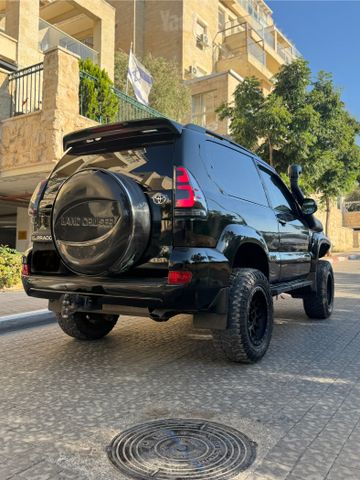 טויוטה לנד קרוזר