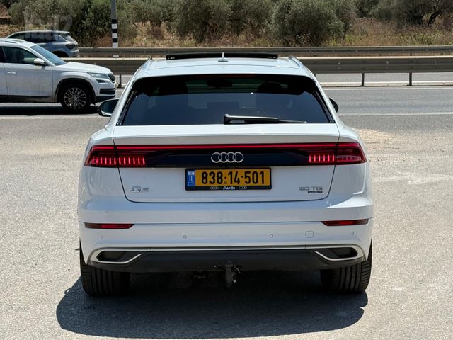אאודי Q8