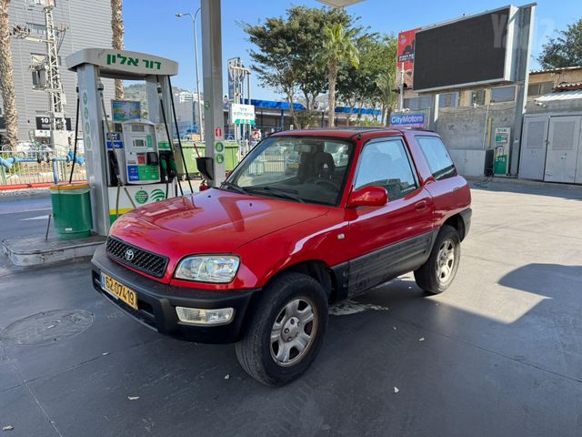 טויוטה RAV4