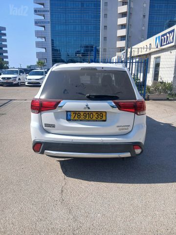 מיצובישי אאוטלנדר