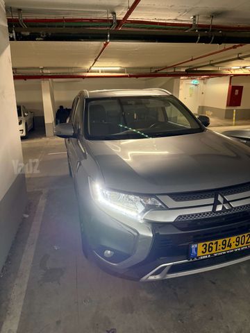 מיצובישי אאוטלנדר