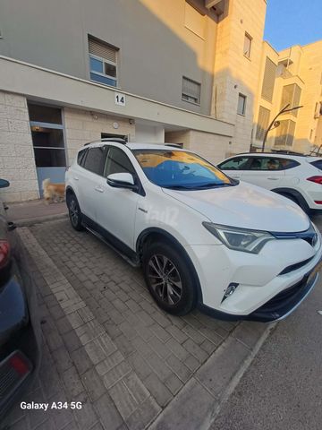 טויוטה RAV4