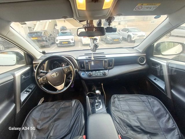 טויוטה RAV4