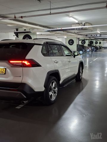 טויוטה RAV4