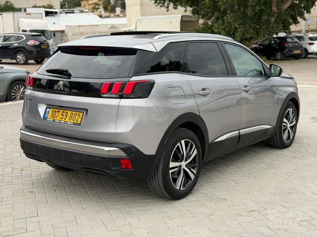 פיג'ו 3008