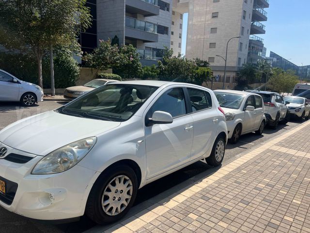 יונדאי i20